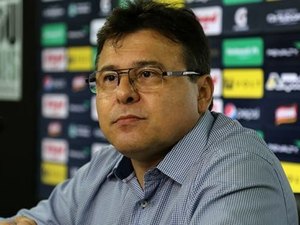 Presidente do Ceará admite interesse mas praticamente descarta retorno de Ciel: 'fora das condições'