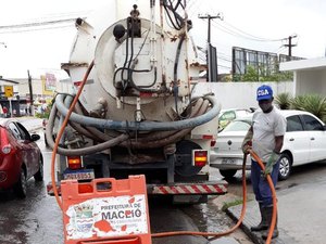 Prefeitura monitora problemas causados pelas chuvas neste sábado, em Maceió
