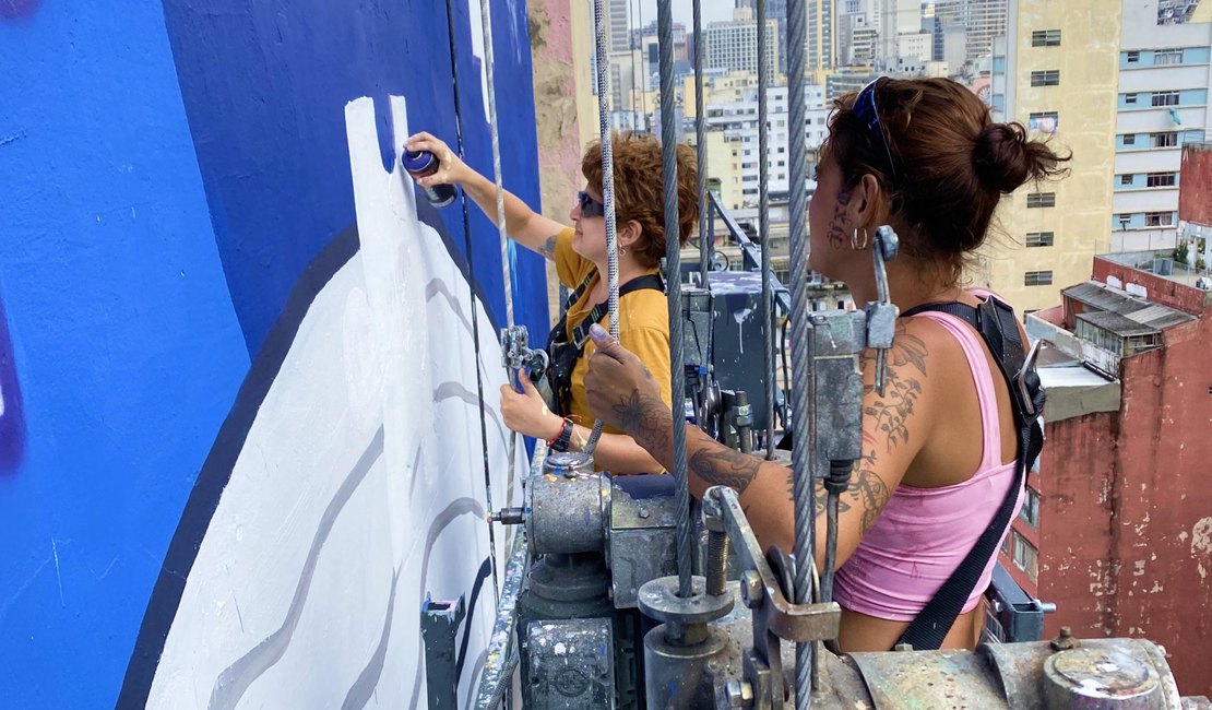 Em homenagem aos 120 anos de Nise da Silveira, artista cria mural gigante em prédio de São Paulo