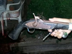 Idoso mata amante com tiro de espingarda 'soca tempero'