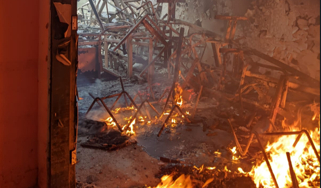 Incêndio é registrado em depósito de escola em Santana do Ipanema