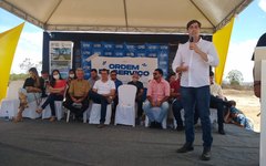 Prefeito Bueno Higino assina ordem de serviço para construção de escola no Povoado Alogoinha em Coité do Nóia