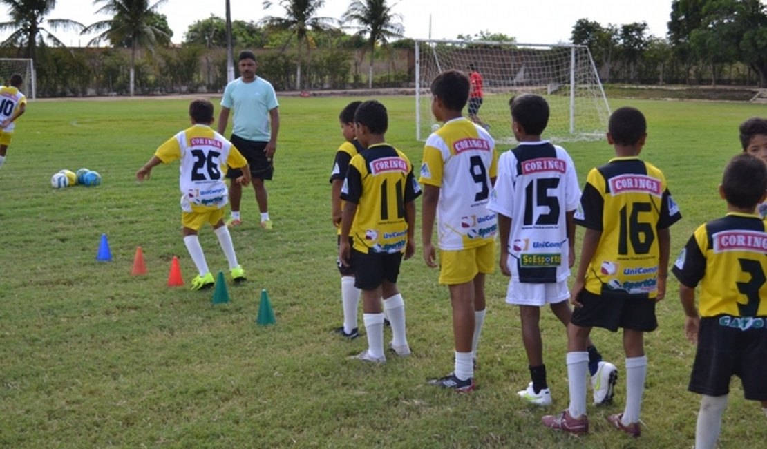 Coringa fecha patrocínio com Escolinha de Futebol em Arapiraca