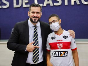 Leonardo Dias aprova Moção de Aplauso a motociclista que salvou idosa