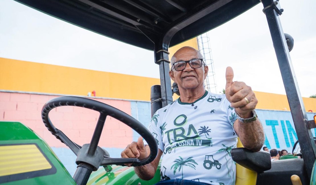 O Trator da Usina se consagra como o maior bloco da história de Japaratinga