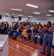 Ambulantes da orla de Maceió discutem regras de trabalho em audiência pública
