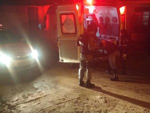 Morador de rua é ferido com 10 golpes de faca no bairro do Poço