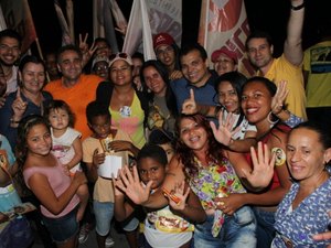 Nezinho é recebido com festa pelos moradores de Riacho Seco