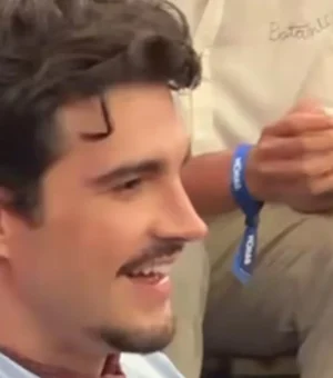 Vídeo de Jão no Altas Horas viraliza na web: 'Isso é sono?'