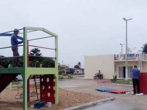 Prefeitura revitaliza praça na Primavera