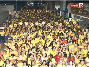 Mulheres fazem histórica caminhada apoiando Fernando Cavalcante