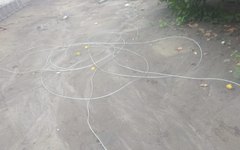 Fiação elétrica caiu no chão no assentamento Aquidabã