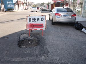 Buracos causam transtornos no trânsito da Avenida Capitão Marinho Falcão