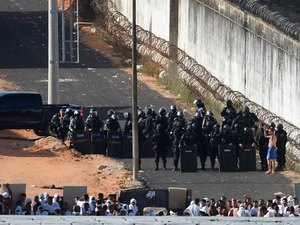 Após massacres, Estados pressionam Temer por ajuda em crise prisional
