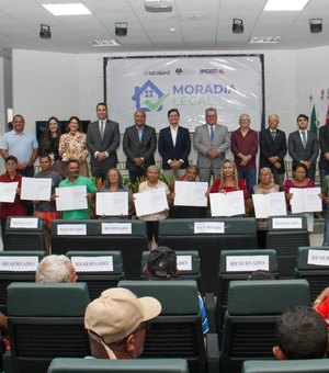 Moradia Legal entrega 107 títulos de propriedade em Coruripe