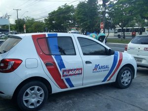 Homem é abordado por fazer transporte irregular de passageiros