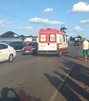 Mais um acidente entre moto e carro é registrado na tarde do Feriado de Finados em Arapiraca