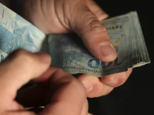 Brasileiros ainda não sacaram R$ 8,16 bi de valores a receber