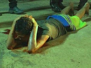 Adolescente é espancado por populares após assalto no bairro do Farol