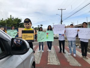 Junto a alunos da rede pública, SMTT Arapiraca realiza ações de educação no trânsito