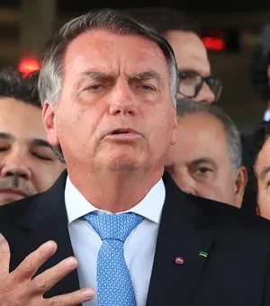 Termina cirurgia de Bolsonaro para bloquear nervo do diafragma