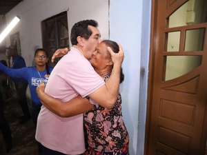 Moradores da Vila São José abrem as portas para abraçar Severino Pessoa