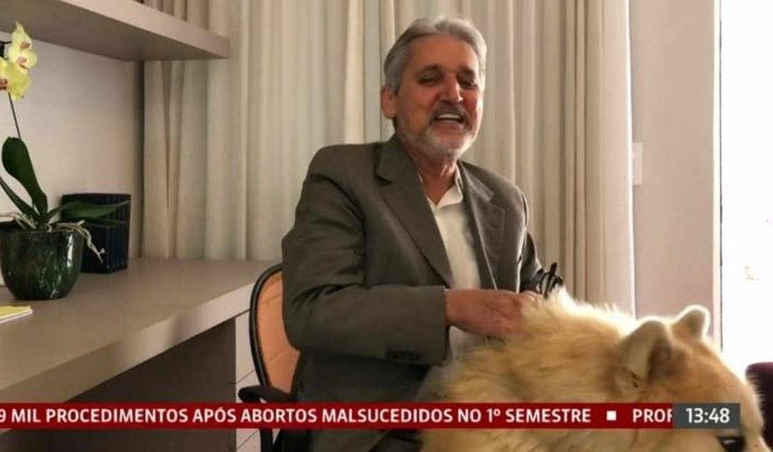 Cães ‘participam’ de debate ao vivo em programa na Globonews