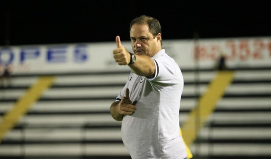 Em AL, Vica lembra parceria com Ricardo e opina: 'Botafogo deve subir'