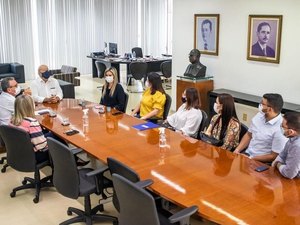 Prefeitura de Atalaia e SENAI assinam convênio para cursos profissionalizantes