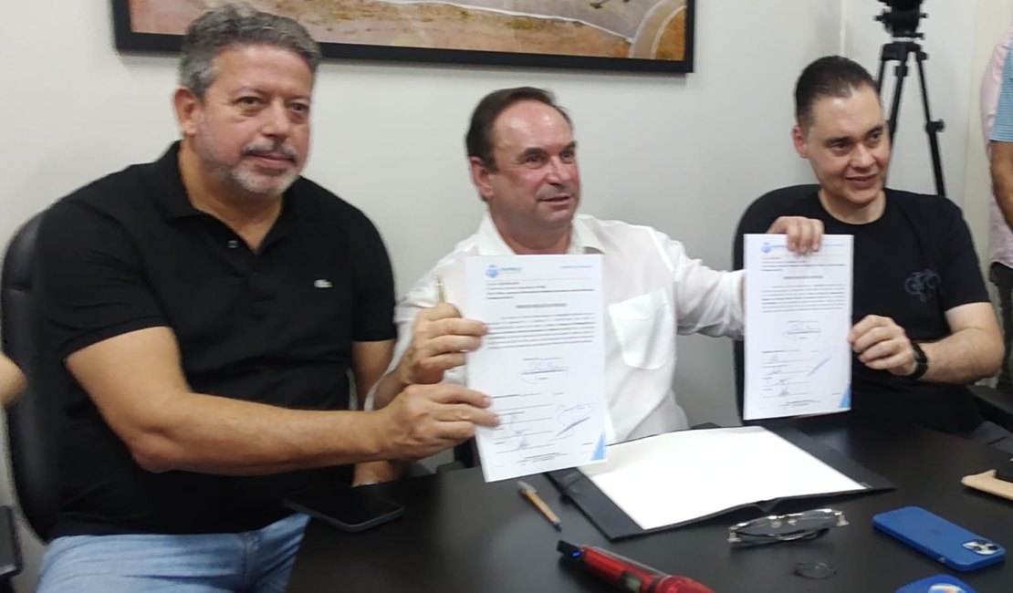 [VÍDEO] Em Arapiraca, Arthur Lira diz que centrão vai disputar presidência da CPMI e alfineta Renan Calheiros