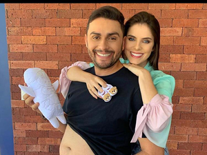 Com foto bem humorada, Mano Walter anuncia que será pai