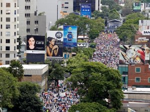 Argentina pede garantias para ir à Venezuela em meio à crise no país