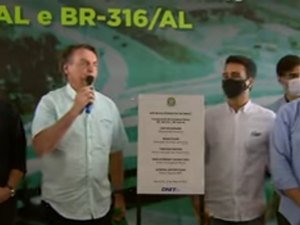 Bolsonaro inaugura Complexo Viário em Maceió, conhecido como Viaduto da PRF