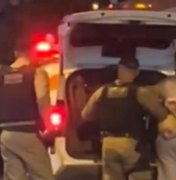 ﻿﻿Influenciador digital de AL é preso por disparos de arma de fogo em frente a bar na Jatiúca