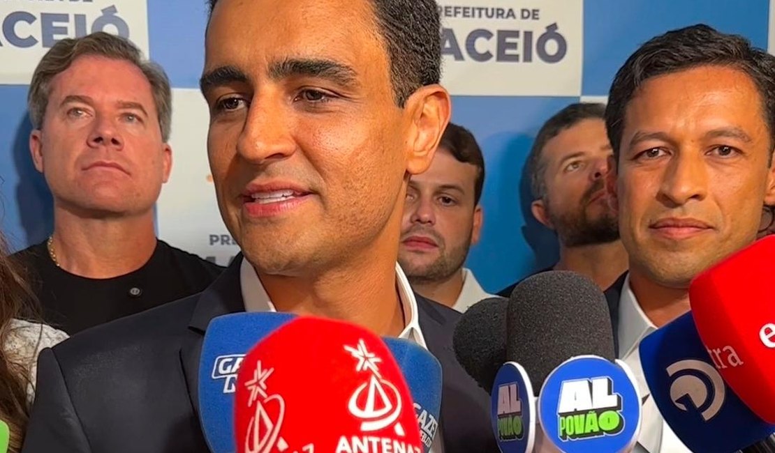 “Dever cumprido”: JHC deixa a Prefeitura de Maceió para disputar as eleições deste ano