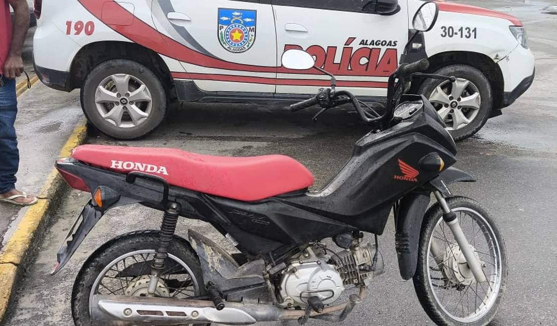 Veículo furtado é achado abandonado em Matriz de Camaragibe