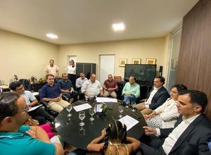 Sesau recebe familiares de crianças submetidas a traqueostomia e apresenta ações que serão realizadas