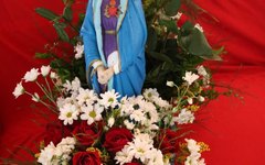Em Maragogi, a imagem da santa foi enfeitada com flores naturais