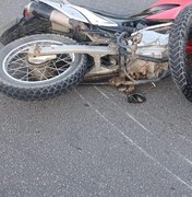 Homem fica ferido ao sofrer queda de moto na AL-105 em São Luís do Quitunde