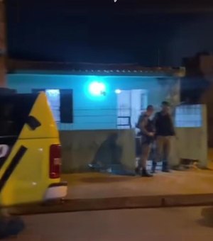 Mulher é achada morta dentro de casa no bairro Clima Bom, em Maceió