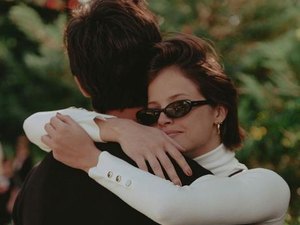 Agatha Moreira se declara para Rodrigo Simas em registro de viagem