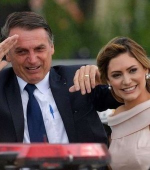 As contradições de Bolsonaro sobre depósitos da família Queiroz a Michelle