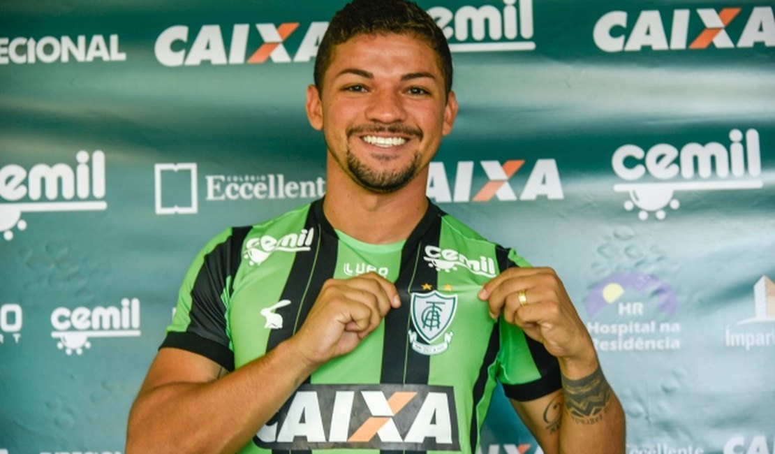 Com passagens por Cruzeiro e América-MG, atacante Judivan é contratado pelo CSA