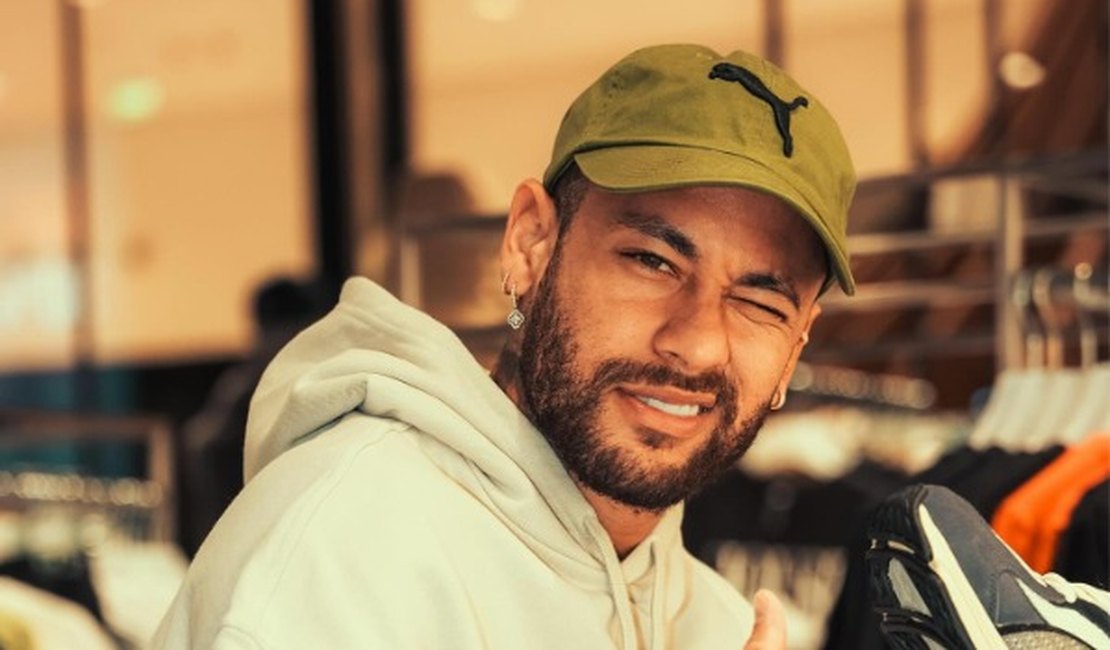 Neymar posta fotos com filhas Mavie e Helena juntas e encanta seguidores