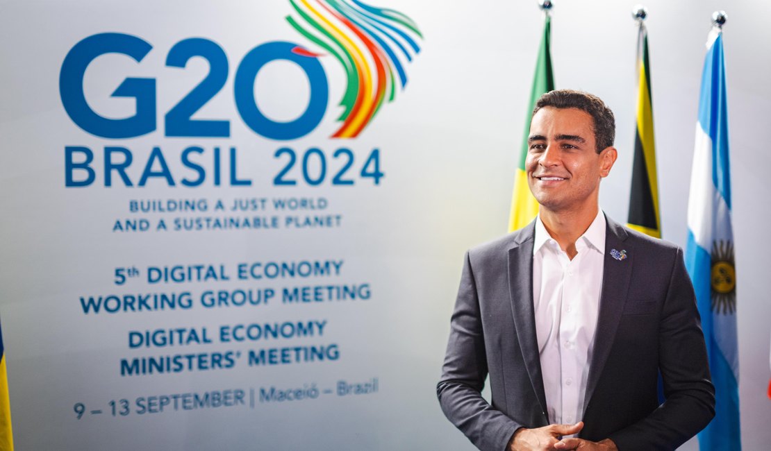 JHC reafirma compromisso com a inclusão digital na plenária do G20, em Maceió