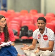 Teca Nelma percorre grêmios estudantis para ouvir a juventude de Alagoas