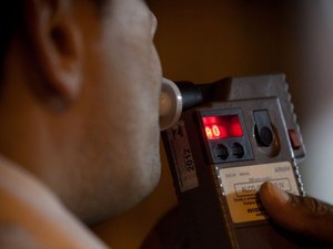 Motorista embriagado é preso após provocar acidente em Maceió