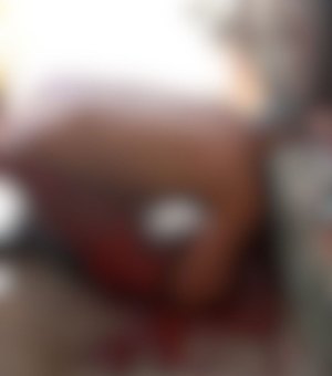 Homem é morto a tiros na porta de casa e mulher fica ferida na Chã da Jaqueira
