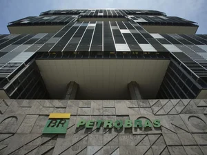 Após decisão sobre dividendos Petrobras desaba e perde mais de 70 bilhões