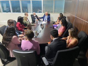 Candidatos se comprometem a não usar fogos durante campanha